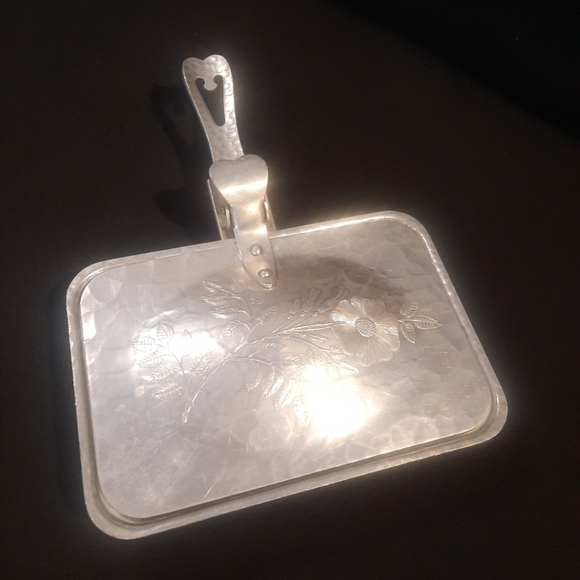 Vtg Continental Silver Silent Butler Hammered Aluminum Flip Top Crumb Catcher - Picture 4 of 9